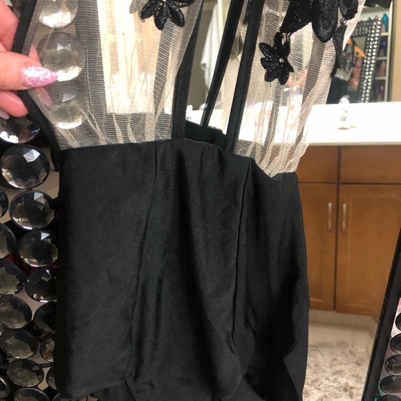 Xs backless floral mesh bodysuit - Picture 2 of 4